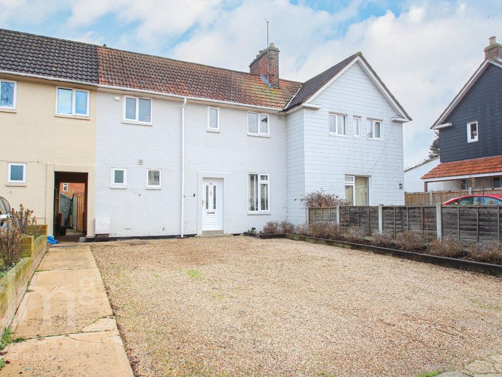 3 bed terraced house for sale in Collingwood Road, Colchester, Essex