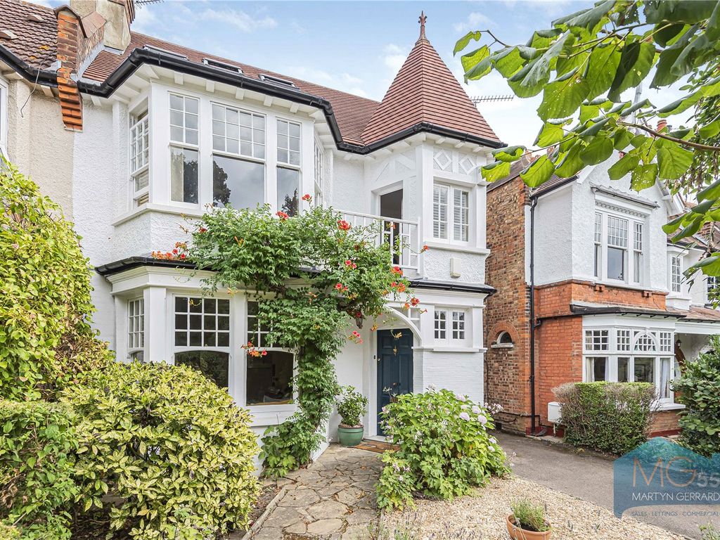 Etchingham Park Road, Finchley, London N3  