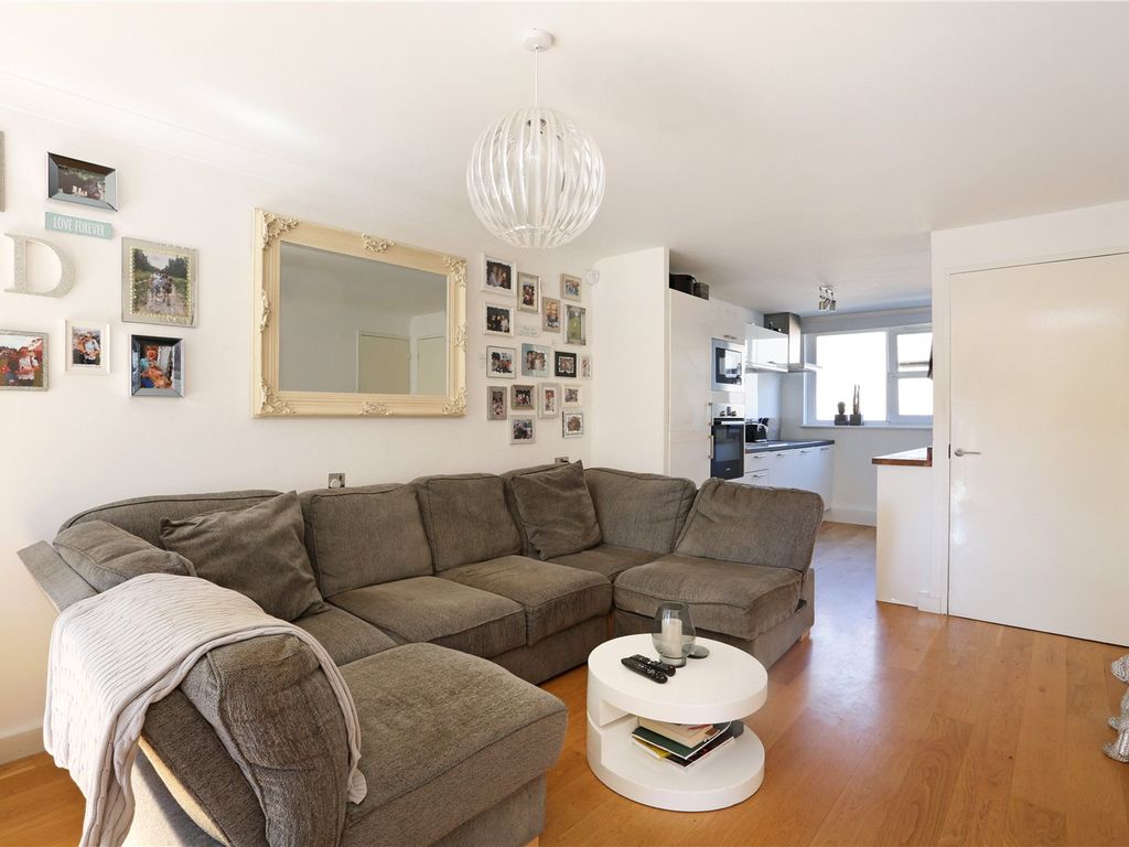 Lockhart Close, London N7  