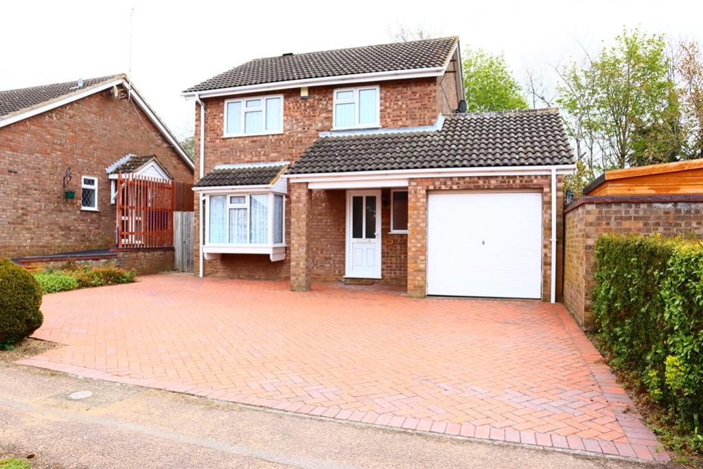 3 bed detached house to rent in Bradvue Crescent, Bradville, Milton