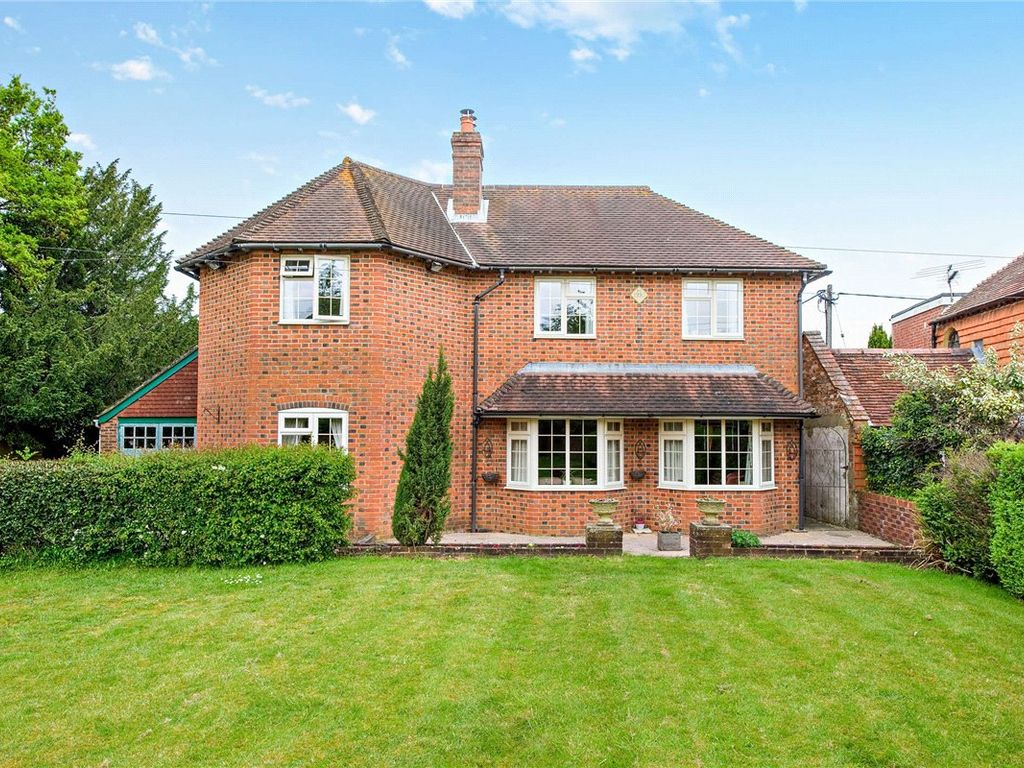 4 bed detached house for sale in Brimpton Common, Reading, Berkshire