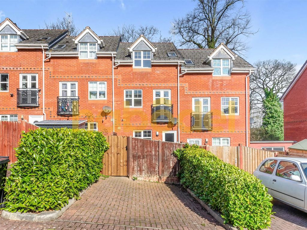 3 bed terraced house to rent in Mersey Walk, Tranmere, Birkenhead CH42