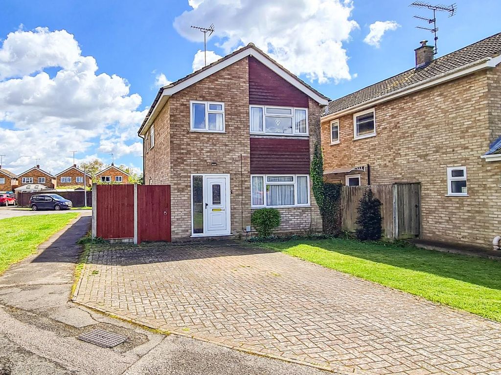 3 bed detached house for sale in Woodman Close, Leighton Buzzard LU7, £