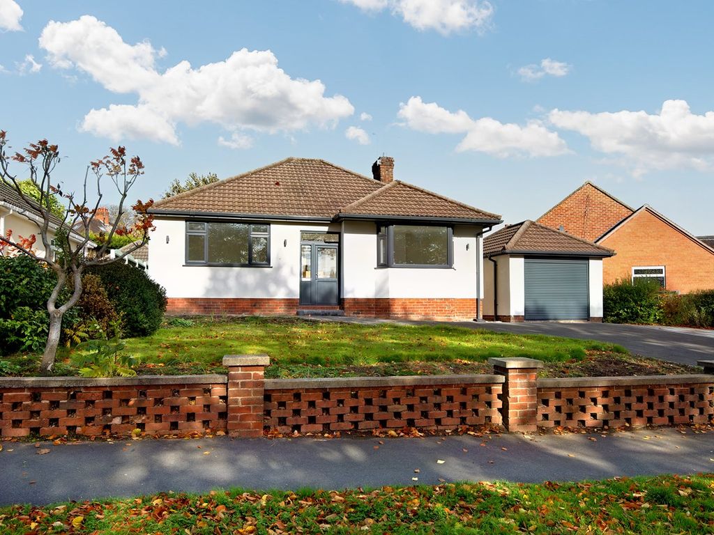 3 bed detached bungalow for sale in Stafford Avenue, Newcastle ST5 Zoopla