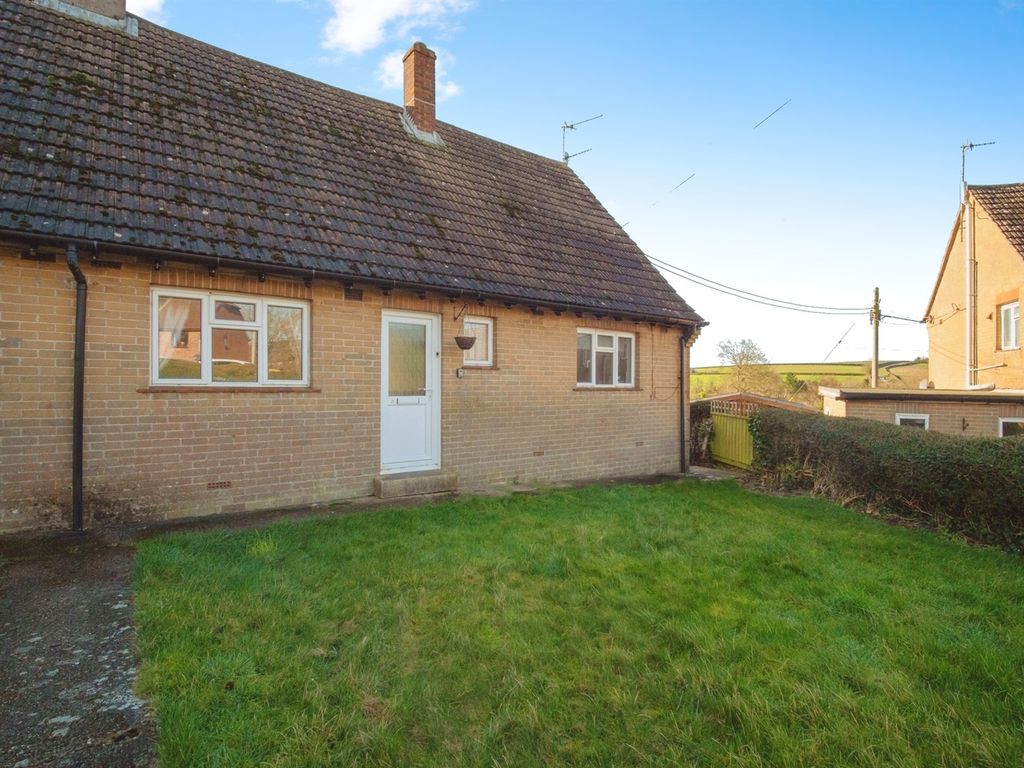 3 bed semidetached house for sale in London Close, Piddlehinton