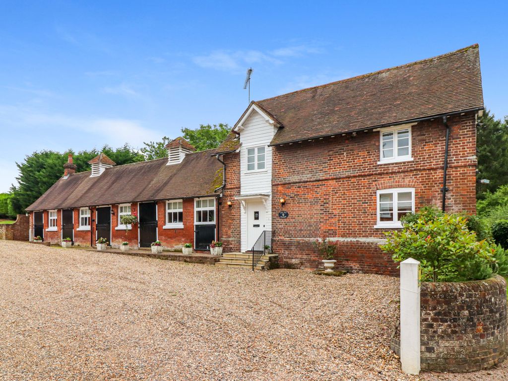 3 bed detached house for sale in Redbourn Road, St.Albans AL3, £