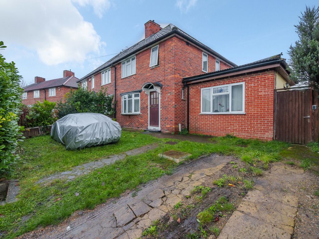 4 bed end terrace house for sale in Bruton Road, Morden, Surrey SM4, £