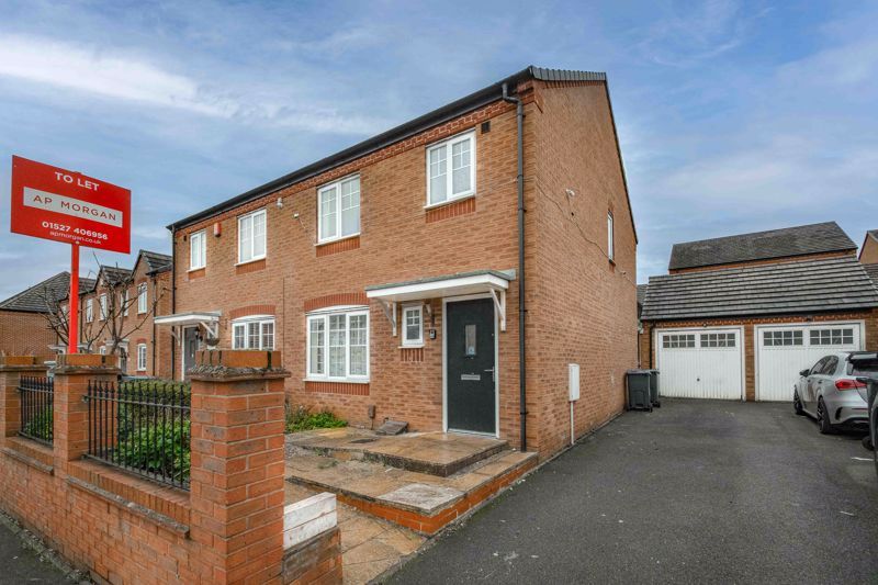 3 bed semidetached house to rent in Ley Hill Farm Road, Northfield