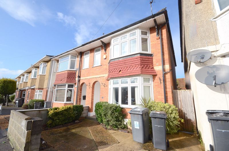 4 bed semidetached house for sale in Grove Road,