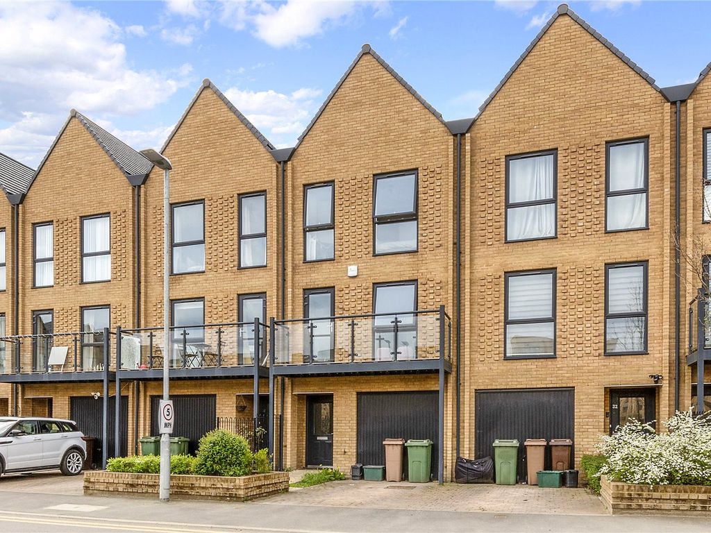 3 bed terraced house for sale in Felnex Avenue, Wallington SM6 Zoopla