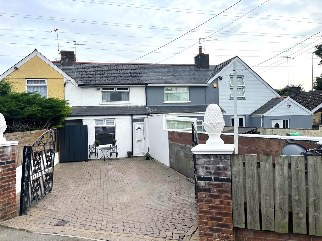 3 bed terraced house for sale in The Avenue, Rumney, Cardiff CF3, £