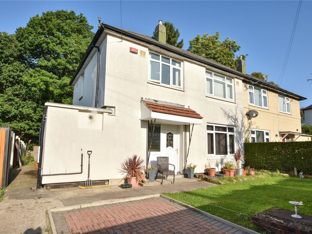 3 bed semidetached house for sale in Deanswood View, Leeds, West