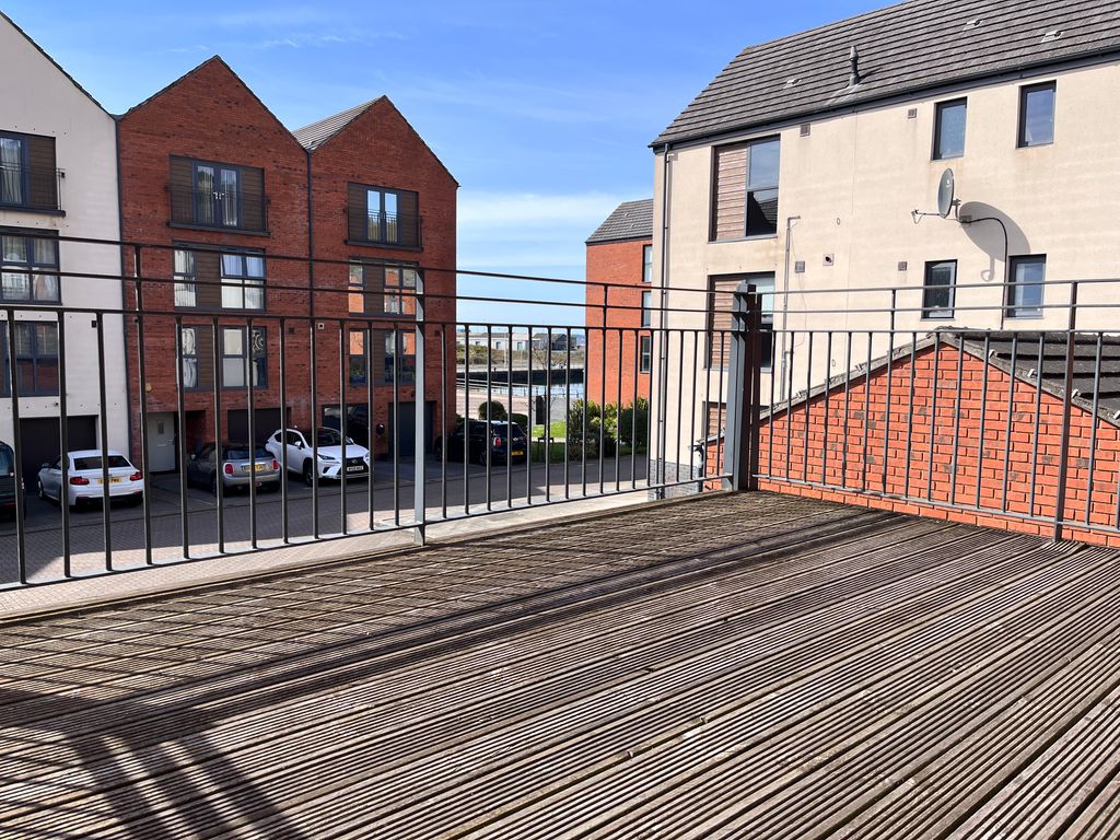 3 bed flat to rent in Yr Hafan, Swansea SA1 Zoopla