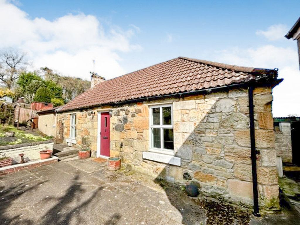 2 bed detached bungalow to rent in School Street, Markinch, Glenrothes