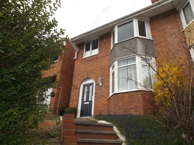 3 bed semidetached house to rent in Gregorys Mill Street, Worcester