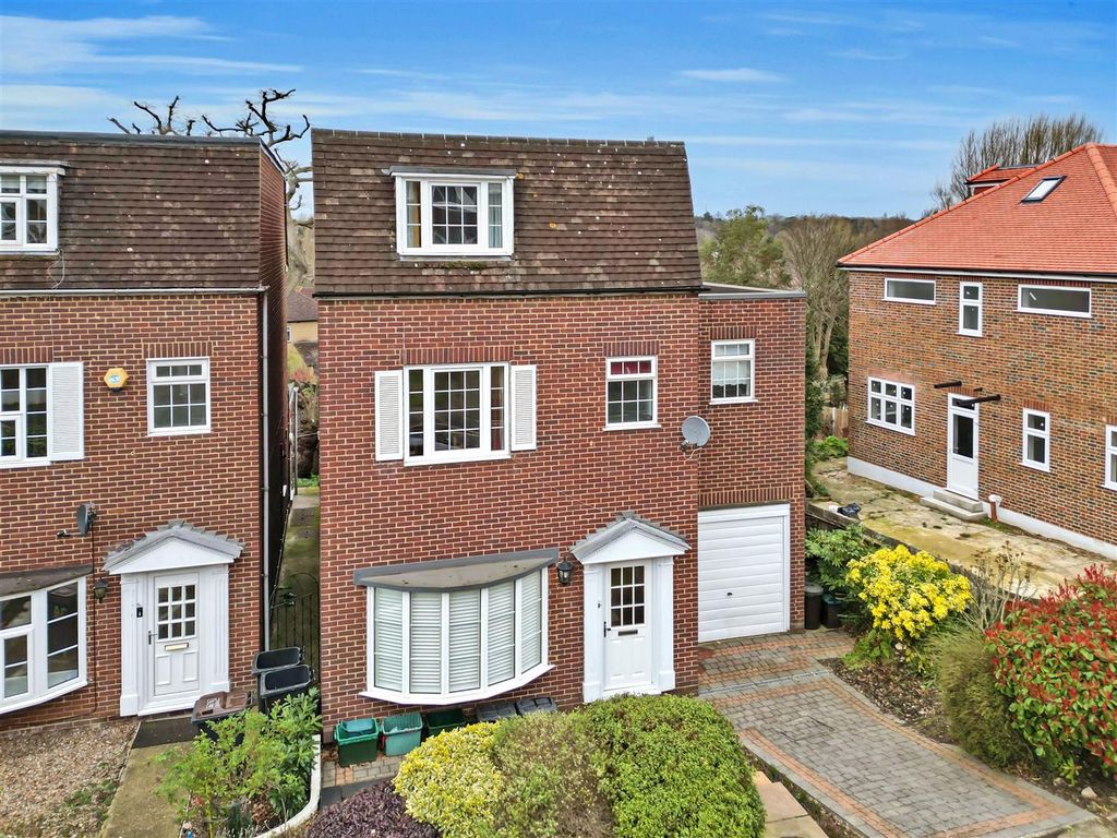 5-bed-detached-house-for-sale-in-madeira-avenue-shortlands-bromley