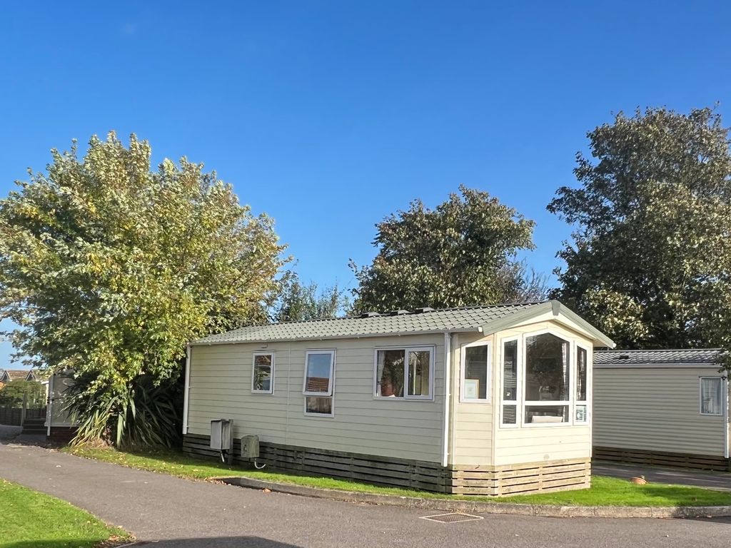 2 bed mobile/park home for sale in Bluewater Holiday Homes, Mount