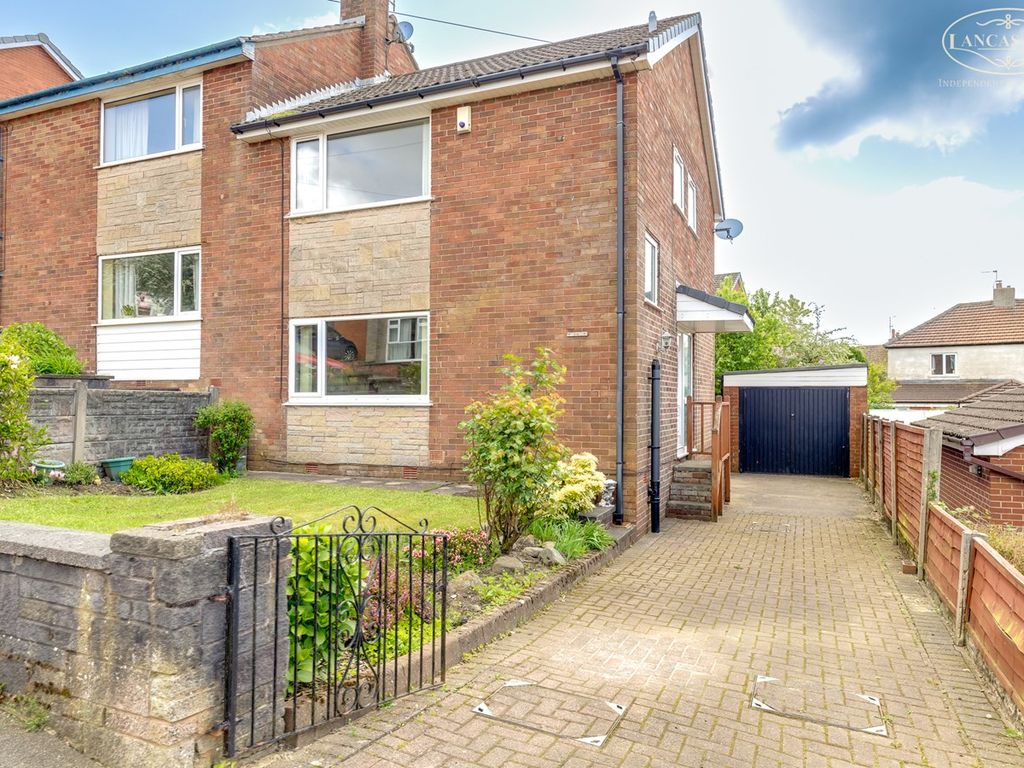 3 bed semidetached house for sale in Douglas Close, Horwich, Bolton
