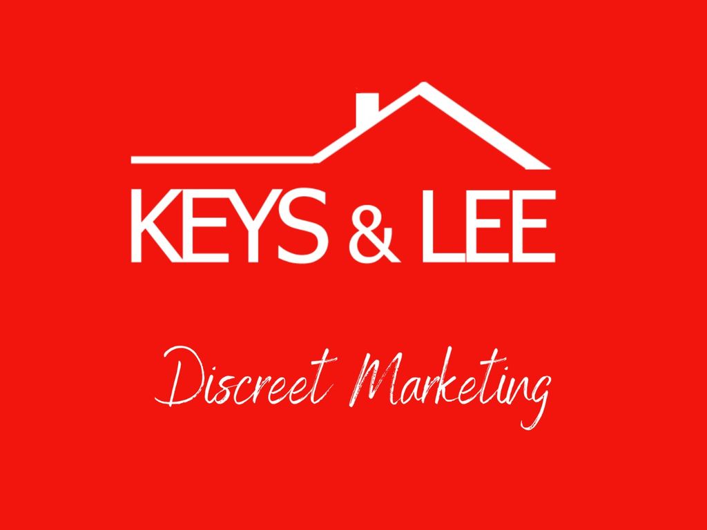 3 bed semidetached house for sale in Larchwood Close, Collier Row