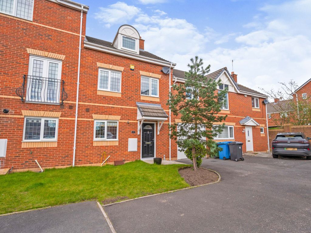 3 bed town house for sale in harebell close, widnes, cheshire wa8