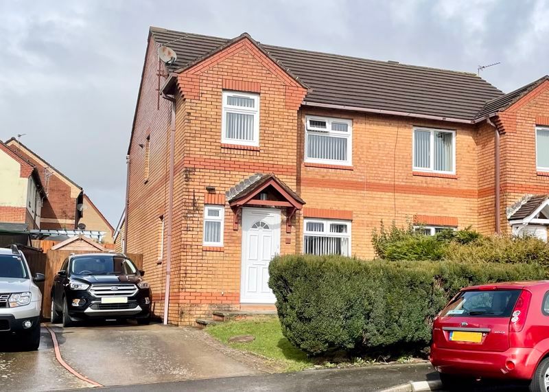 3 bed semidetached house for sale in Clos Y Dolydd, Beddau CF38 Zoopla