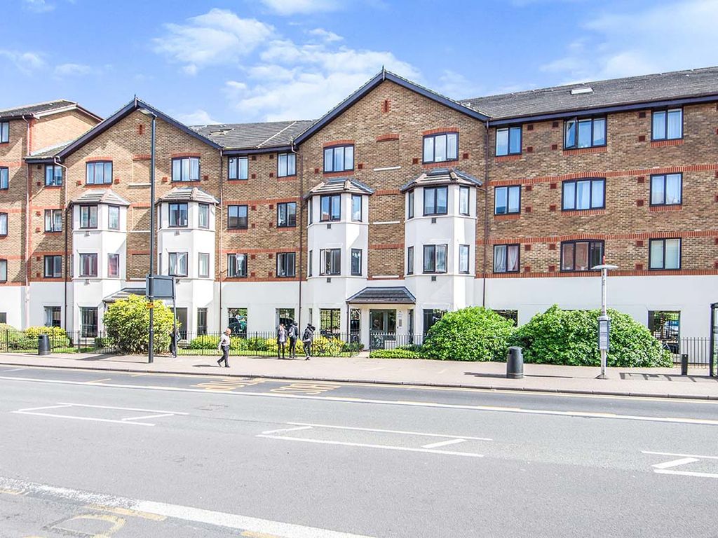 1 bed flat to rent in Juniper Court, Grove Road, Hounslow TW3 Zoopla