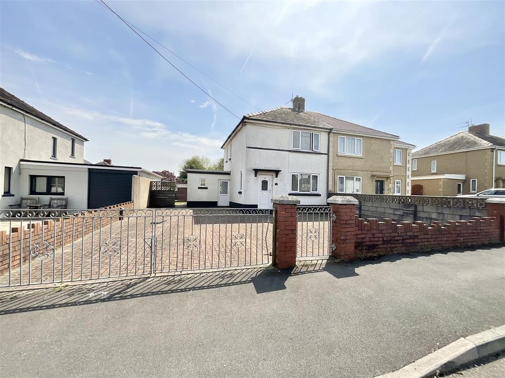 2 bed semidetached house for sale in Bryn Illtyd, Burry Port SA16, £