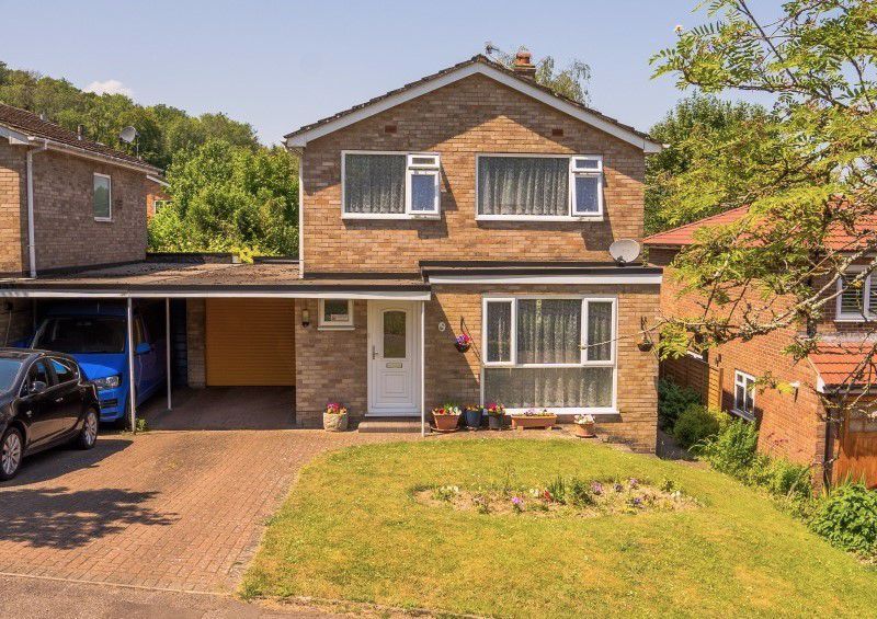 3 bed detached house for sale in The Brackens, High HP11 Zoopla