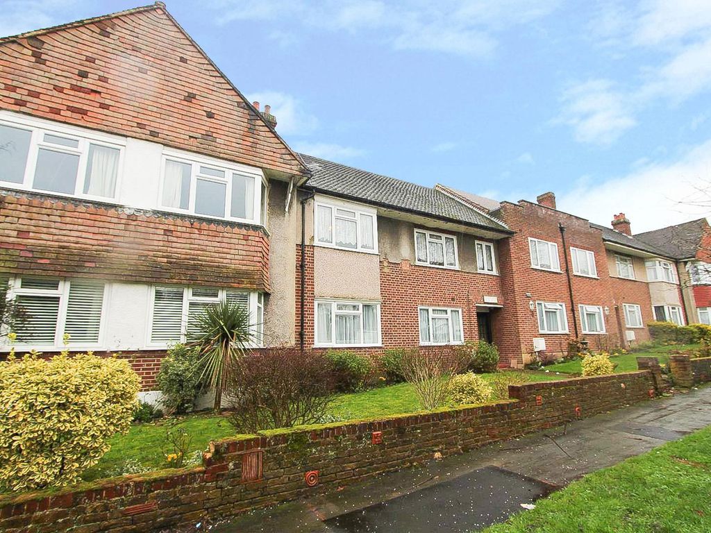 2 bed flat for sale in Stanley Court, Stanley Park Road, Carshalton SM5