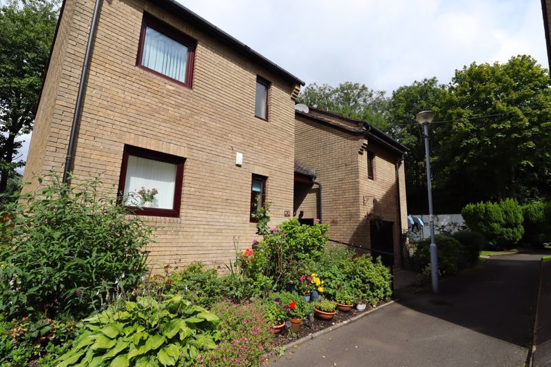 1 bed property for sale in Windlaw Gardens, Muirend G44 Zoopla