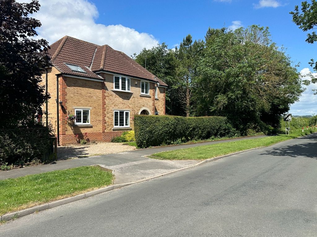 5 bed detached house for sale in Dale Road, Swanland, North Ferriby