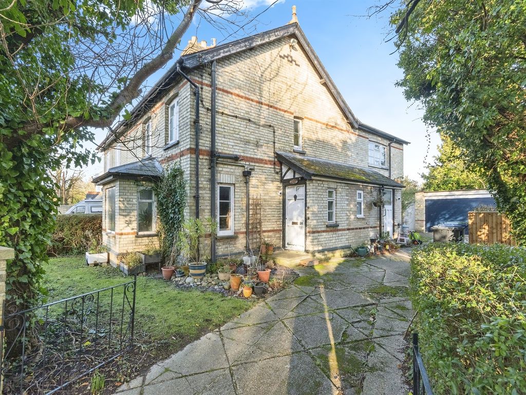 3 bed semidetached house for sale in Station Road, Meldreth, Royston