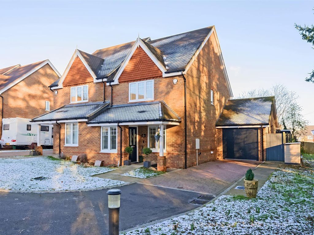 3 bed property for sale in Saffron Grove, Blackness Road, Crowborough TN6, £550,000 Zoopla