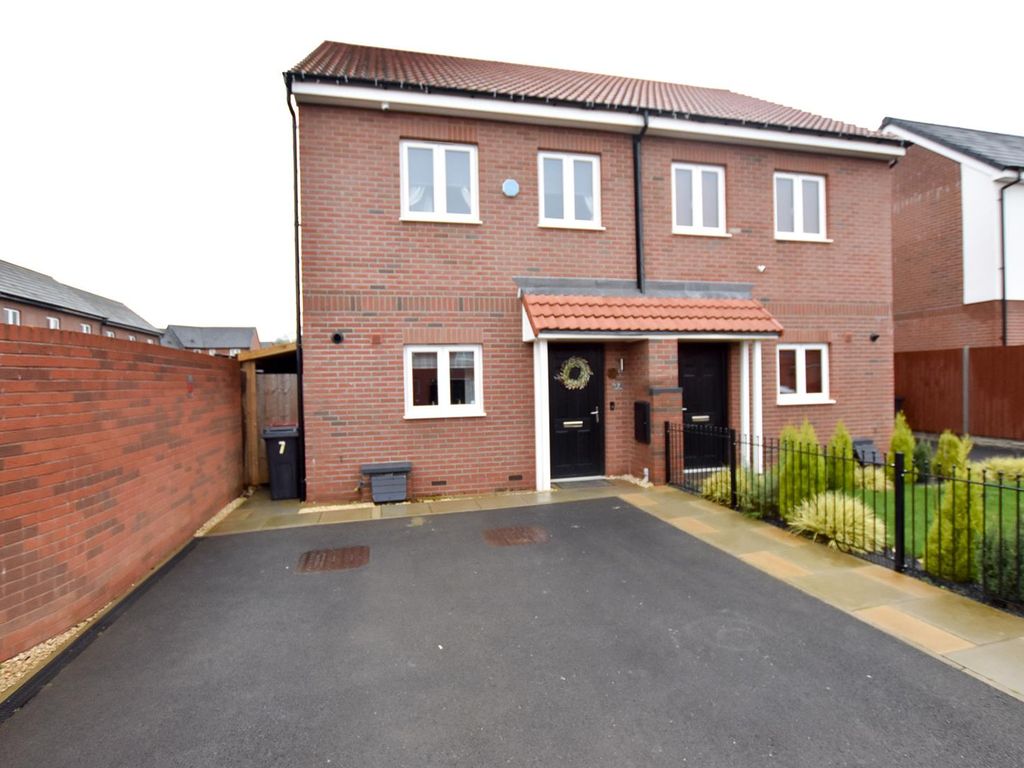 3 bed semidetached house for sale in Daisy Close, Shirebrook
