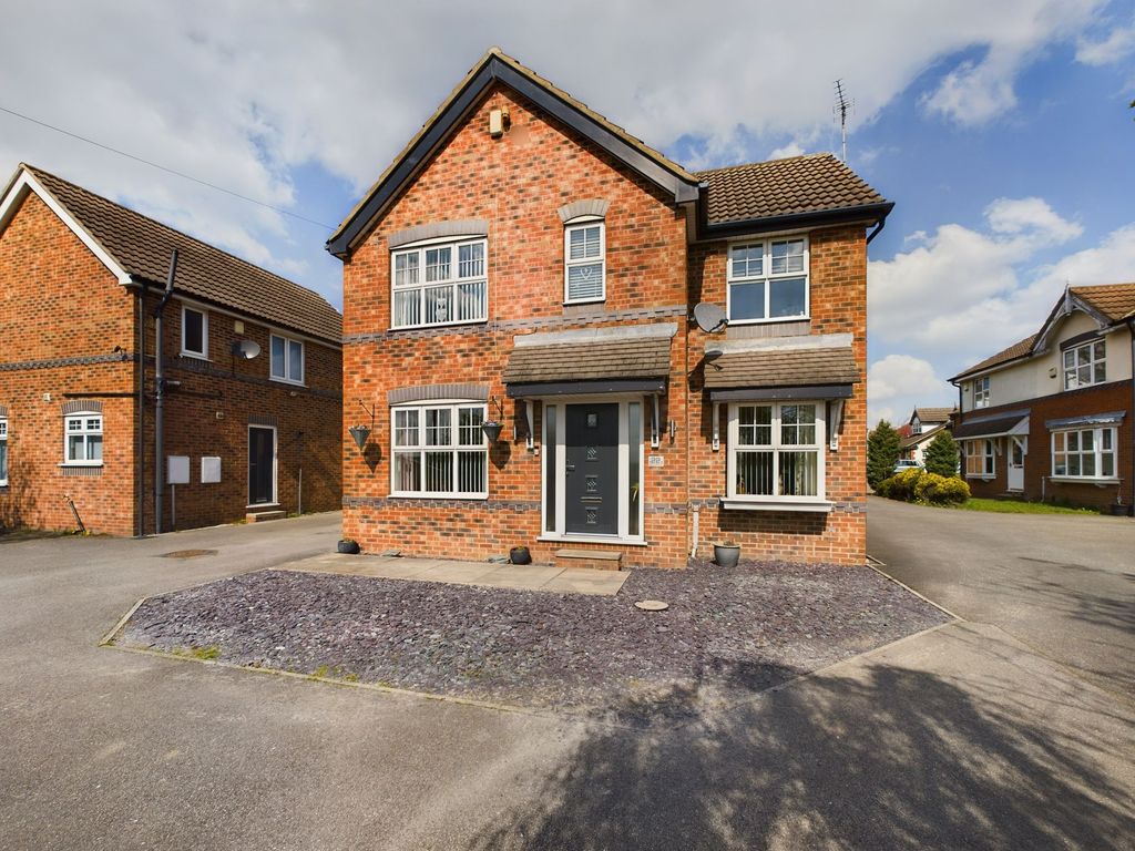 4 bed detached house for sale in Ascot Gardens, Leeds LS10 Zoopla