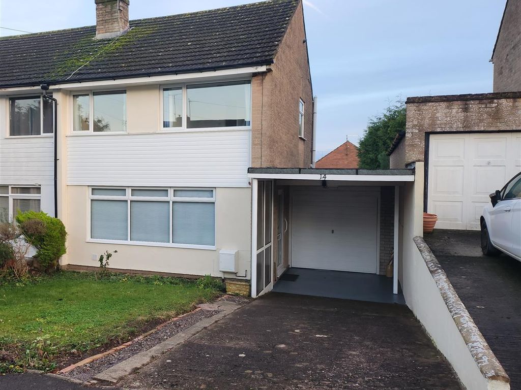 3 bed semidetached house to rent in Orchard Rise, Newnham GL14, £1,000