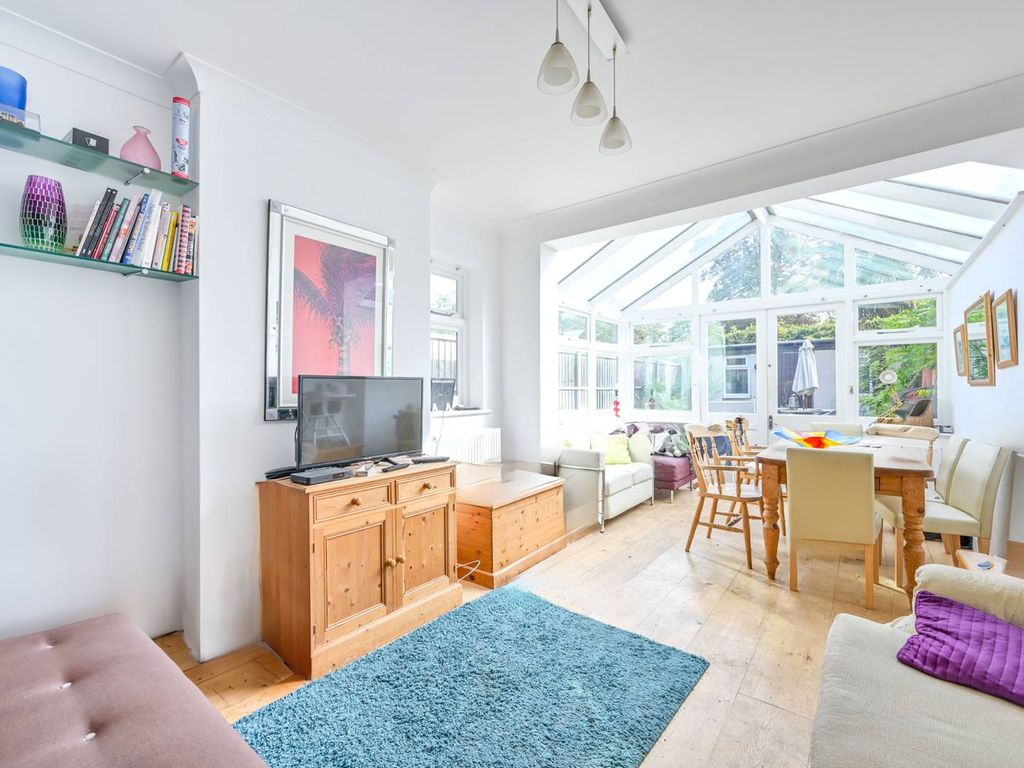 3 bed semidetached house for sale in Dawson Road, Kingston, Kingston