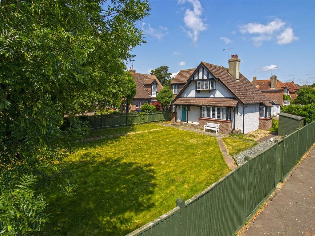 4 bed detached house for sale in Offington Drive, Broadwater, Worthing