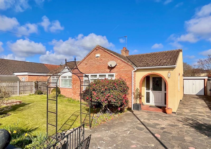 3 bed detached bungalow for sale in Common Road, Hemsby, Great Yarmouth