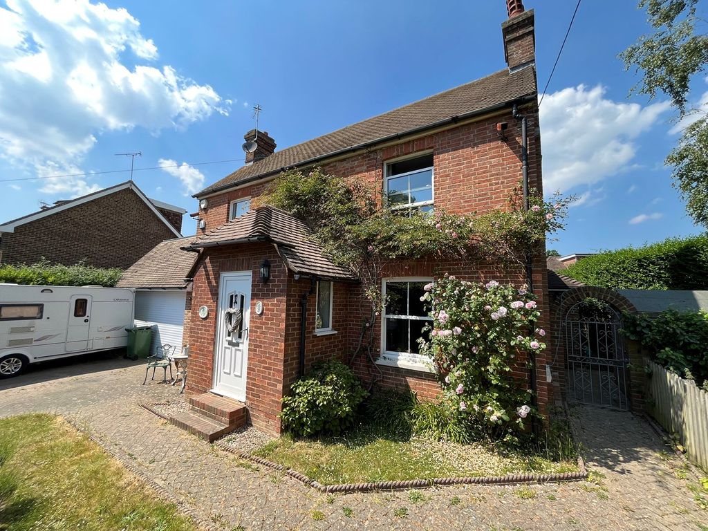 4 bed detached house for sale in 29 Church Road, Catsfield, Battle TN33