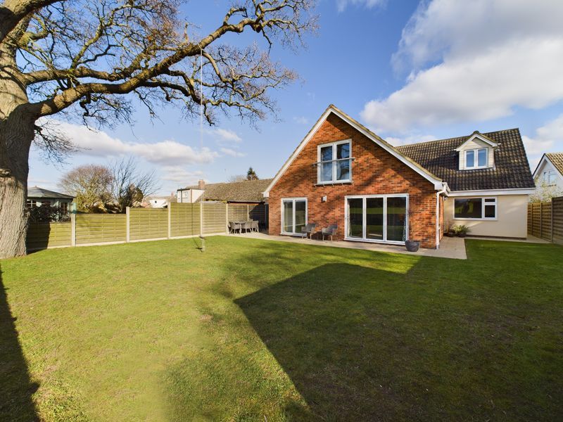 5 bed property for sale in Genesta Drive, Thurston, Bury St. Edmunds