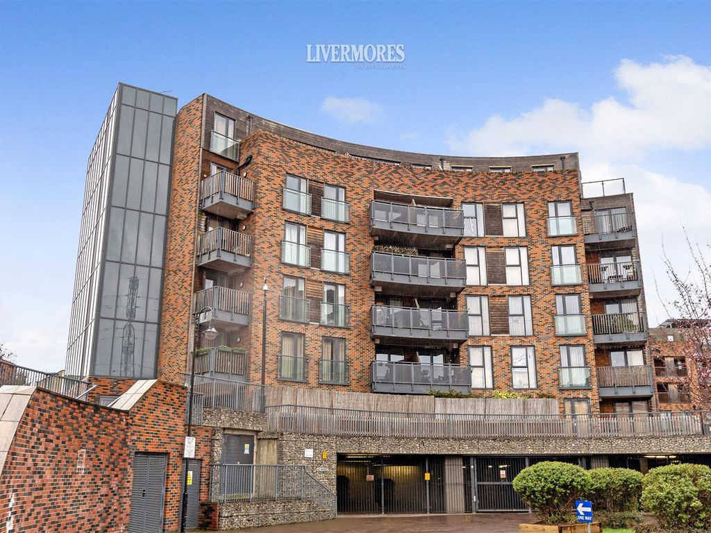 2 bed flat for sale in Townhall Square, Crayford, Kent DA1 Zoopla