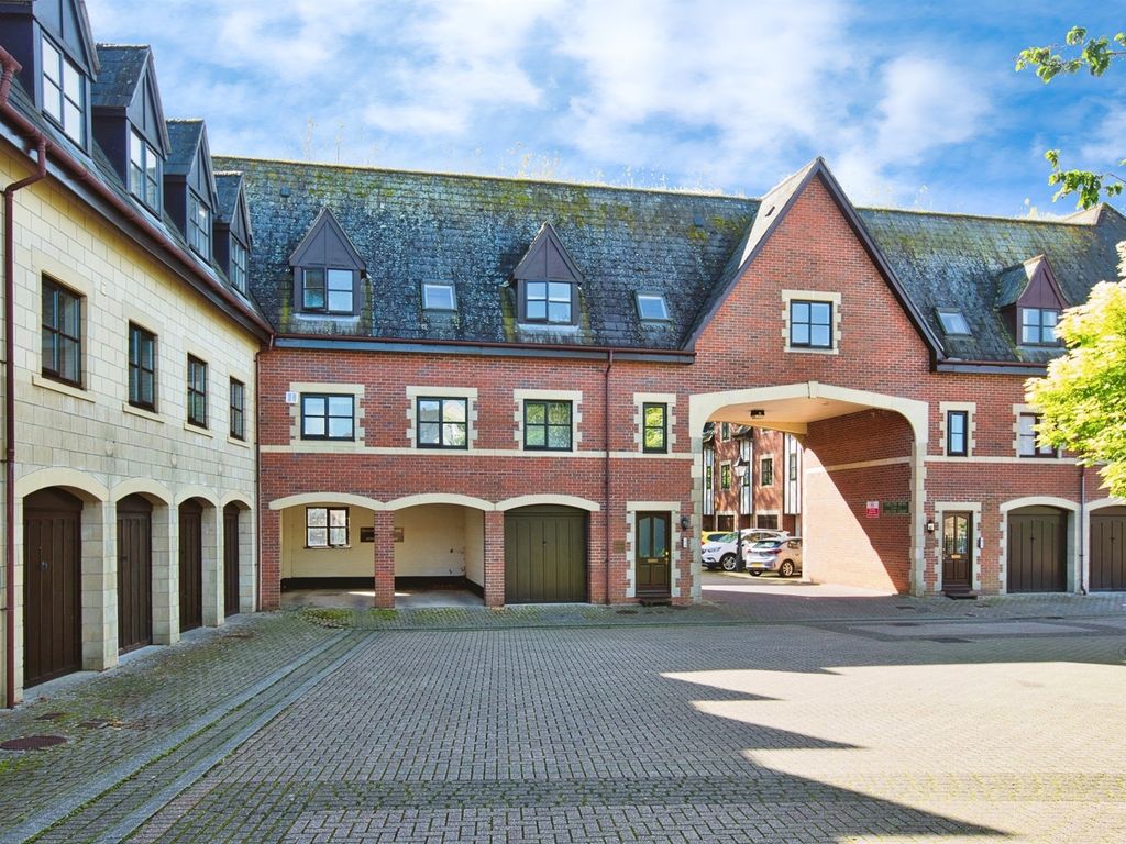 2 bed flat for sale in Carlton Mews, Wells BA5, £295,000 Zoopla