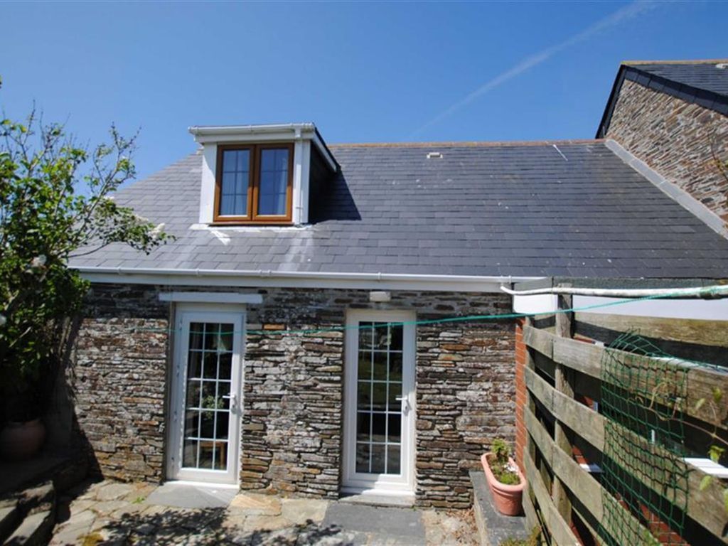Property Details For Beaver Cottage Tregatta Tintagel Pl34 0dy