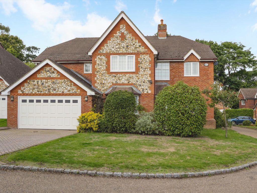 5 bed detached house for sale in Fir Tree Close, Esher, Surrey KT10