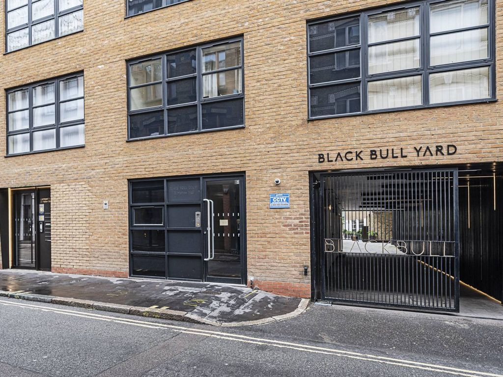 2 bed flat for sale in Hatton Wall, Farringdon, London EC1N, £660,000