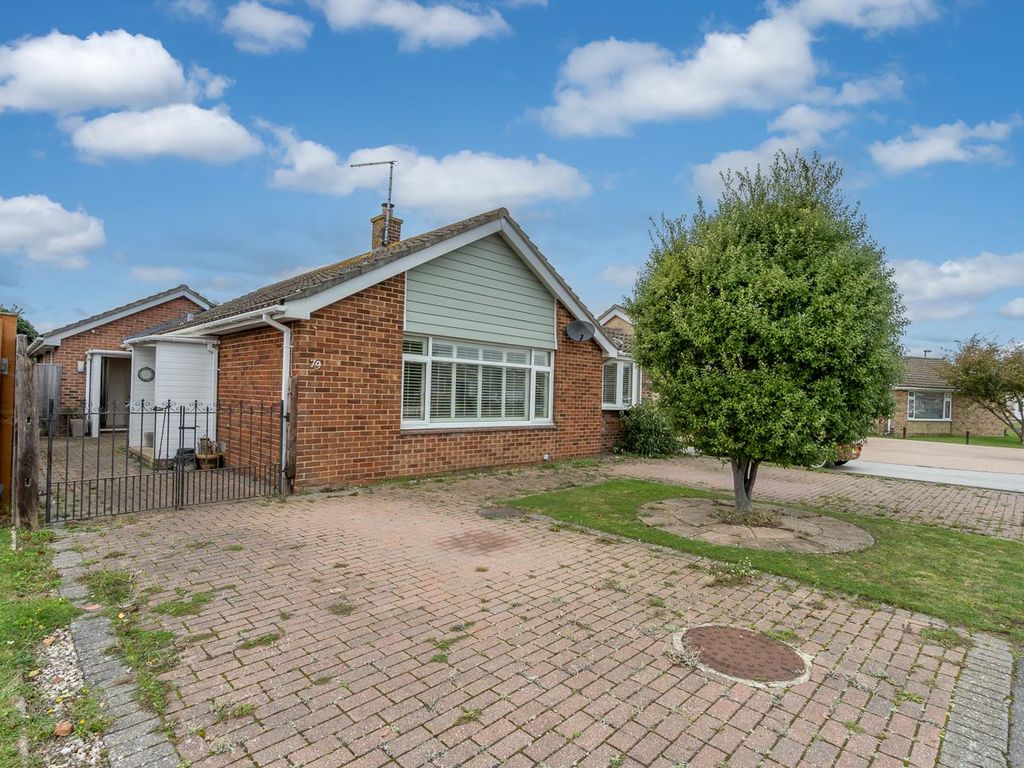 4 bed detached bungalow for sale in Church Way, Pagham, Bognor Regis