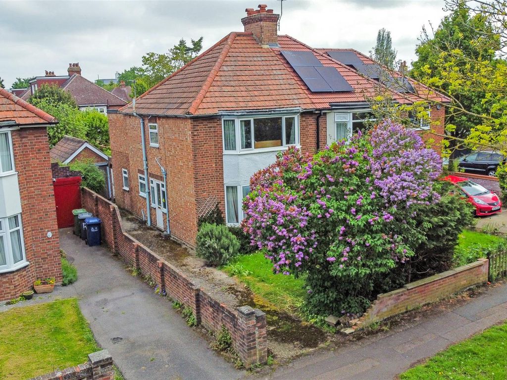 3 Bed Semi Detached House For Sale In Kings Hedges Road Cambridge Cb4