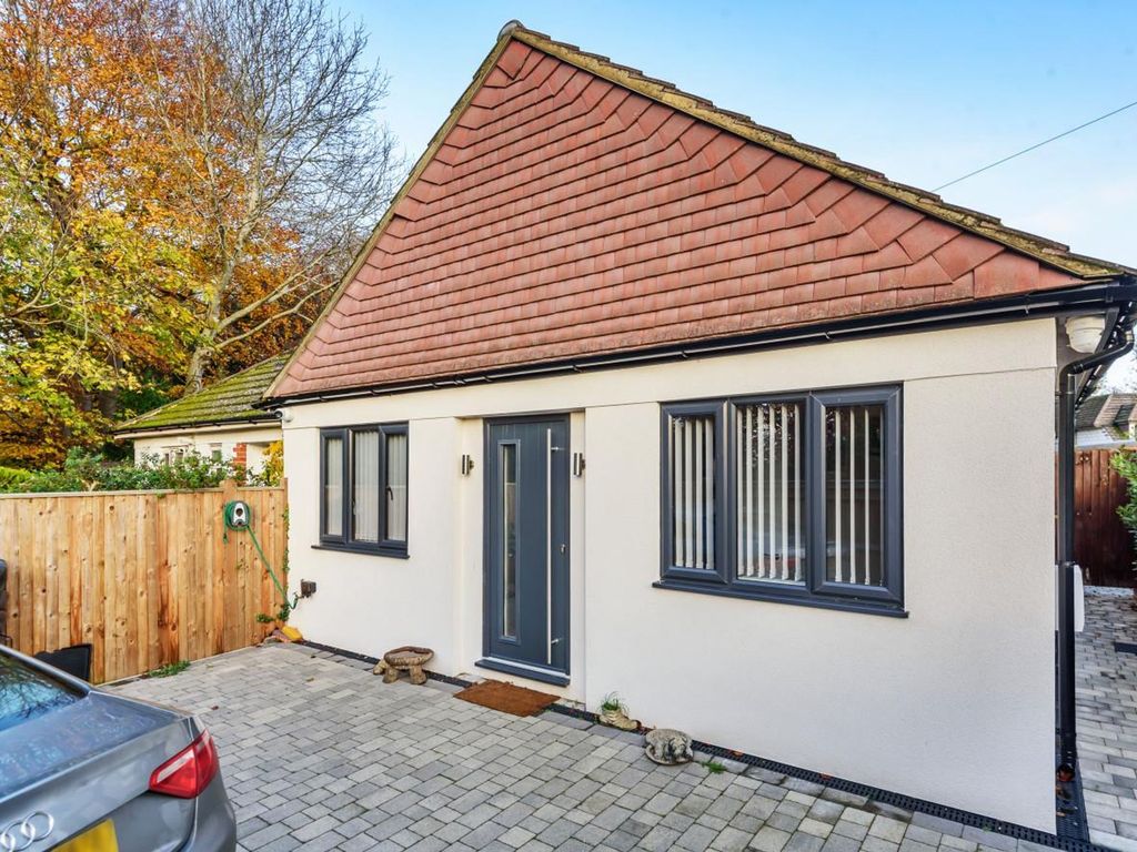 2 bed detached bungalow for sale in Deans Walk, Great Bookham KT23, £