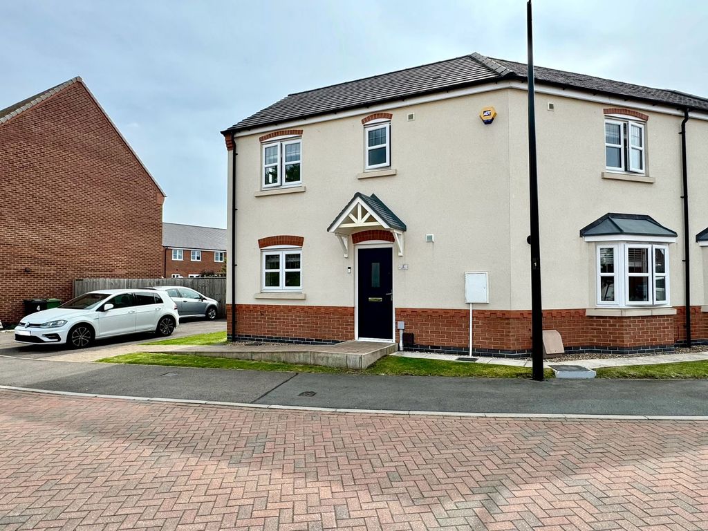 3 bed semidetached house for sale in Wagtail Drive, Birstall LE4, £290,000 Zoopla